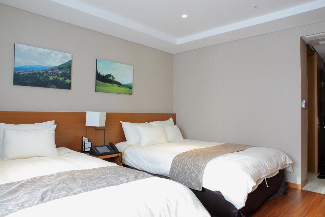 Yongpyong Resort Villa Condominium Пхьончхан Екстер'єр фото