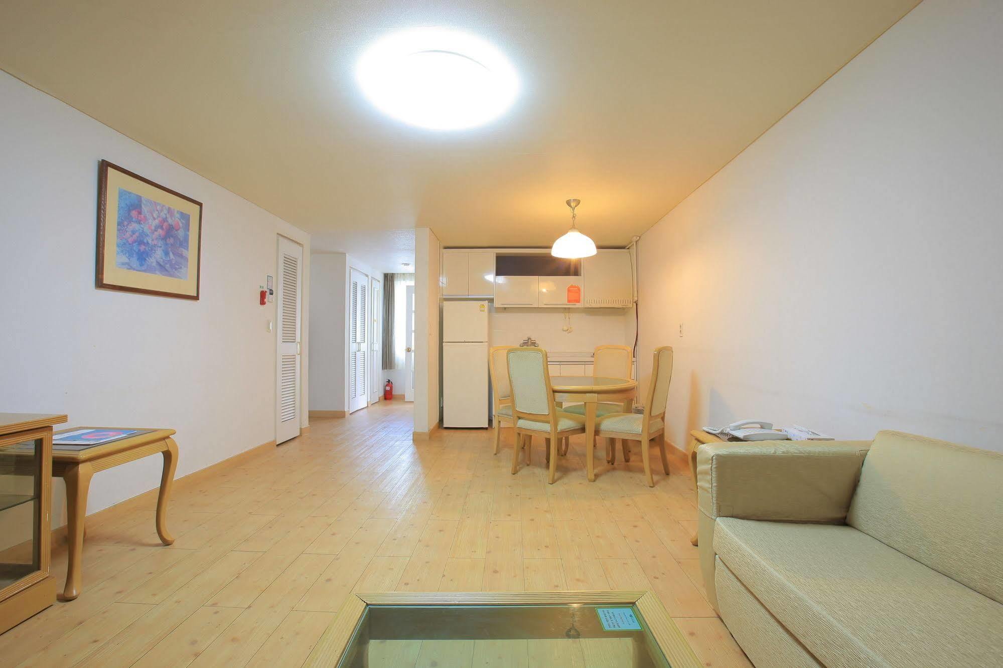 Yongpyong Resort Villa Condominium Пхьончхан Екстер'єр фото