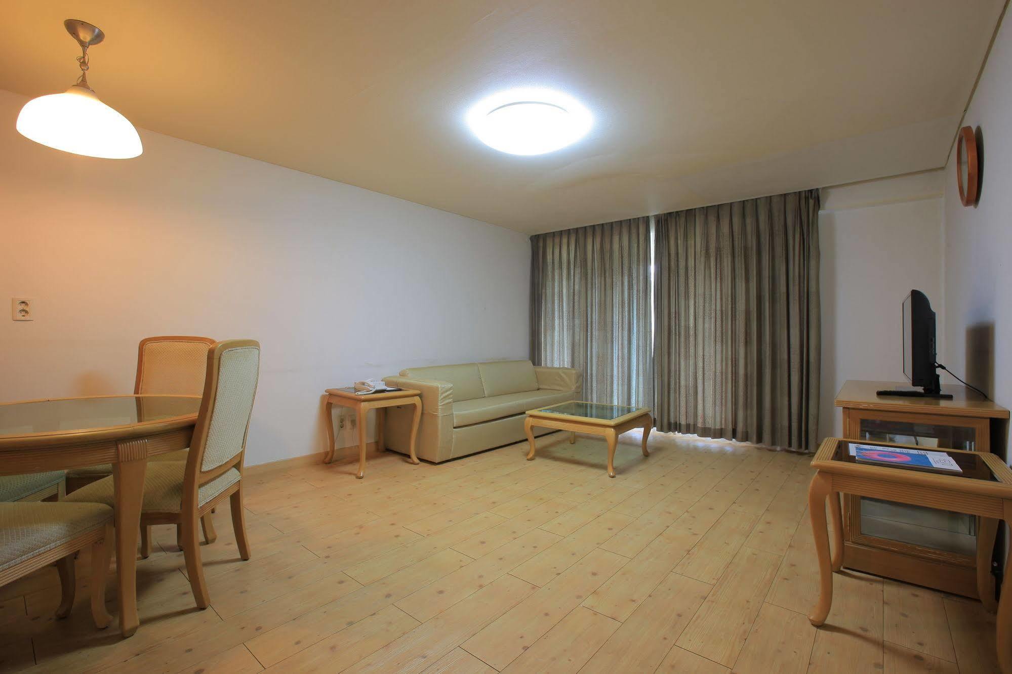 Yongpyong Resort Villa Condominium Пхьончхан Екстер'єр фото